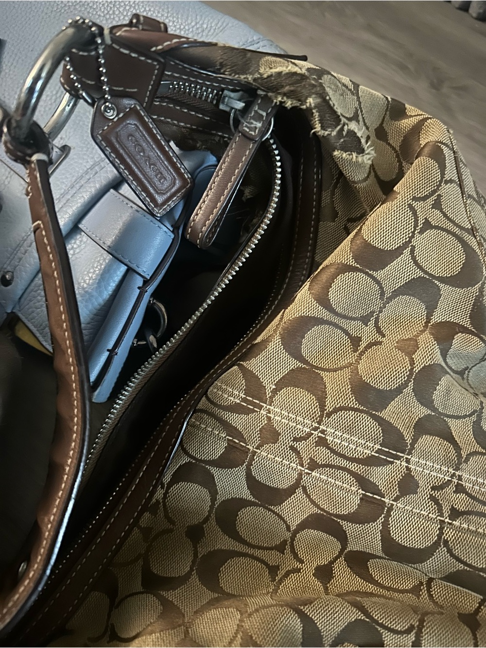 16 Authentic Coach Bags & Wallets Reseller Lot | Leather,Signature,Modern Styles - Picture 13 of 16